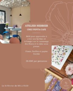 Création d’herbier artisanal avec fleurs séchées lors d’un atelier herbier à Montpellier chez Pépita Café