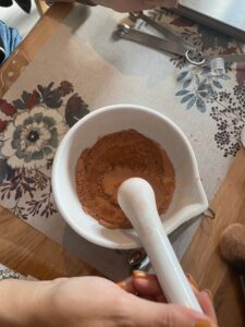 Atelier de création de poudre teintée